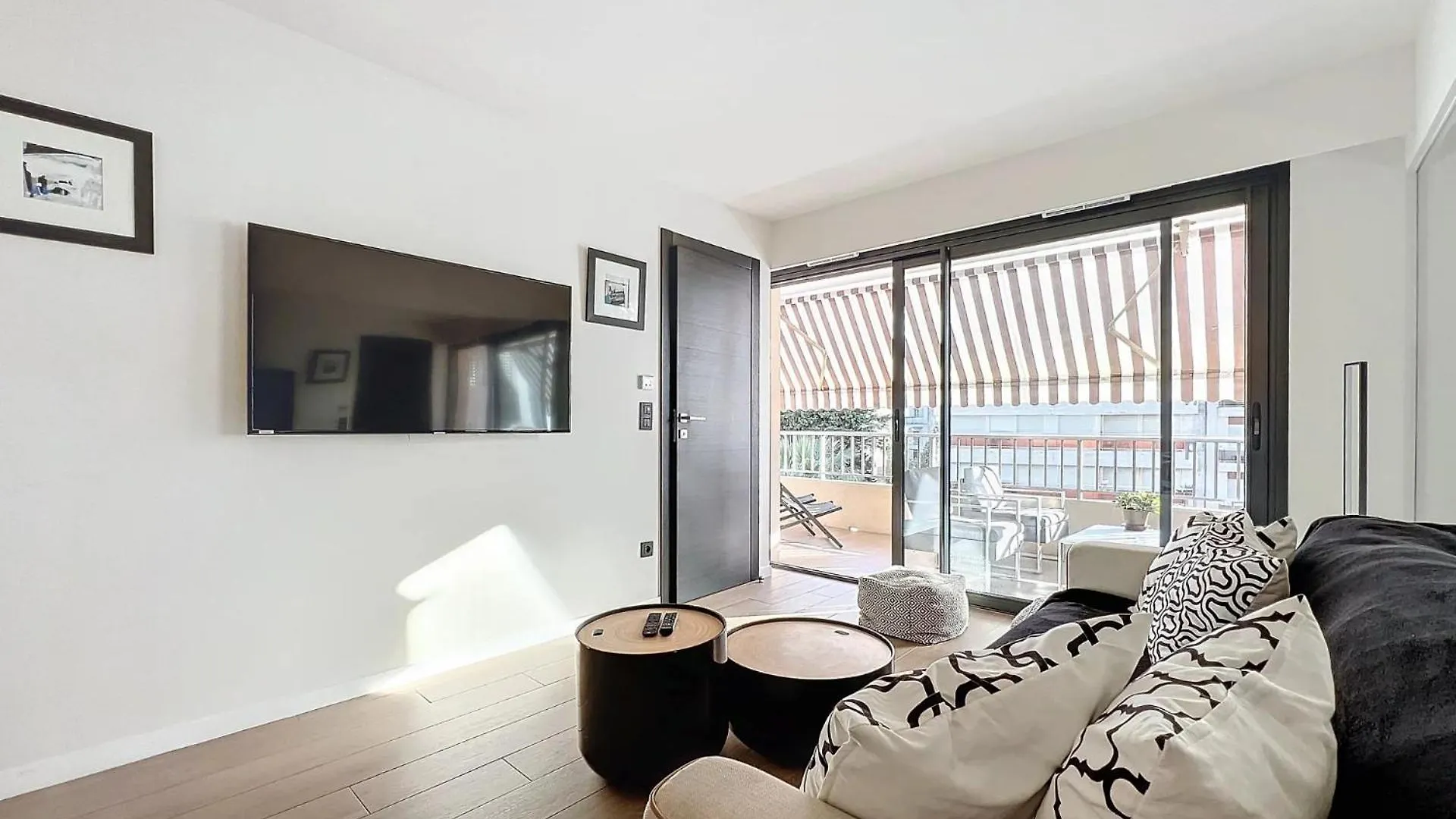 Apartament 3P Between Croisette Beaches And Antibes Street Cannes Francja