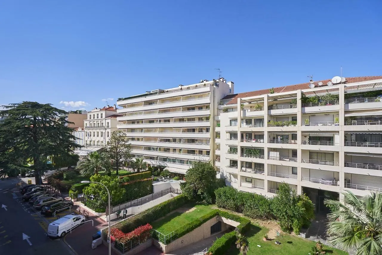 3P Between Croisette Beaches And Antibes Street Cannes 0*,